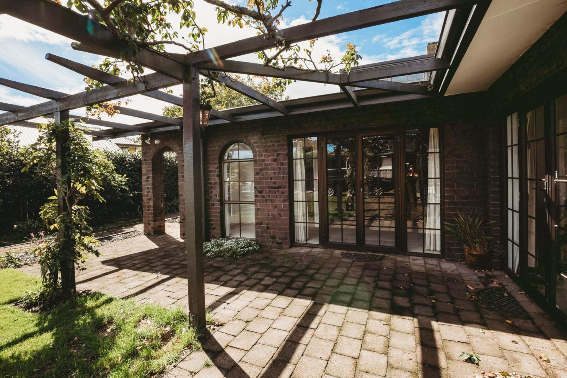 Family Fun Swimming Pool Spa Pool New Plymouth Exterior photo
